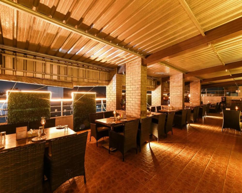 фото Hotel Roopa