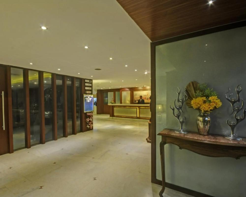 фото Hotel Roopa