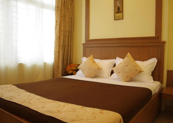 Hotel Roopa