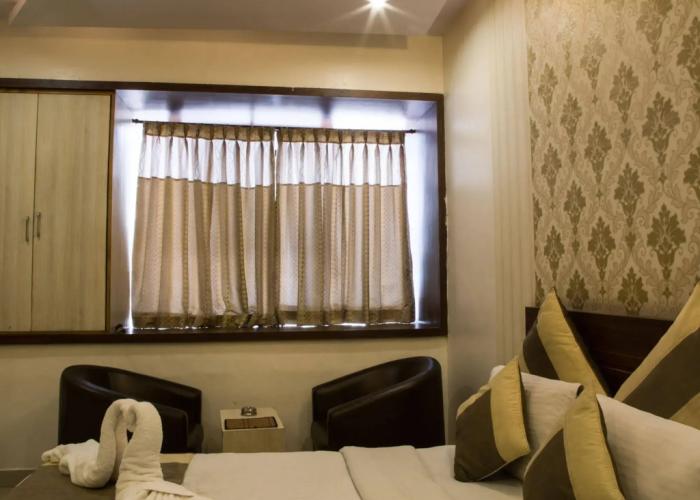 Aishwarya Suites