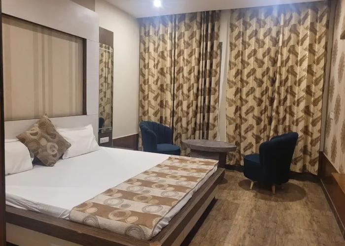 The Aura Grand