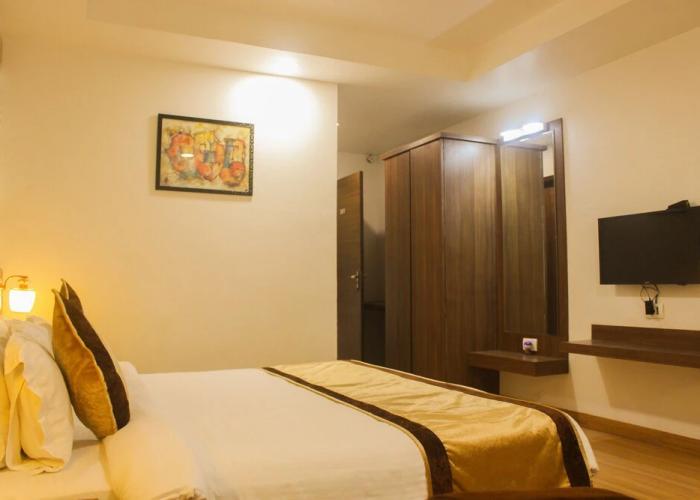 Solitaire Hotel and Resort
