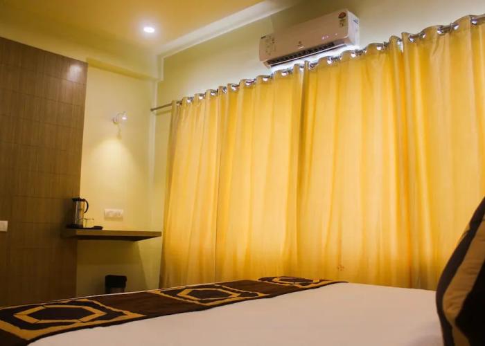 Solitaire Hotel and Resort