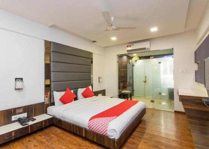 OYO 25042 Vikramaditya Hotel