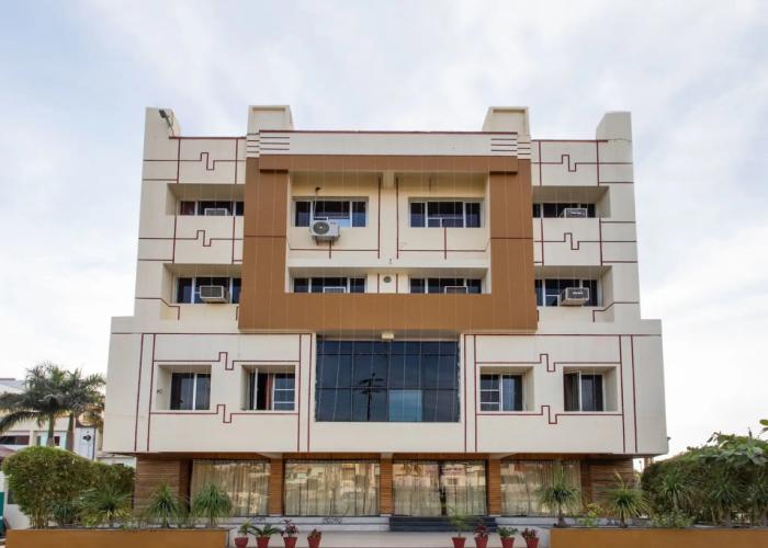 OYO 25042 Vikramaditya Hotel