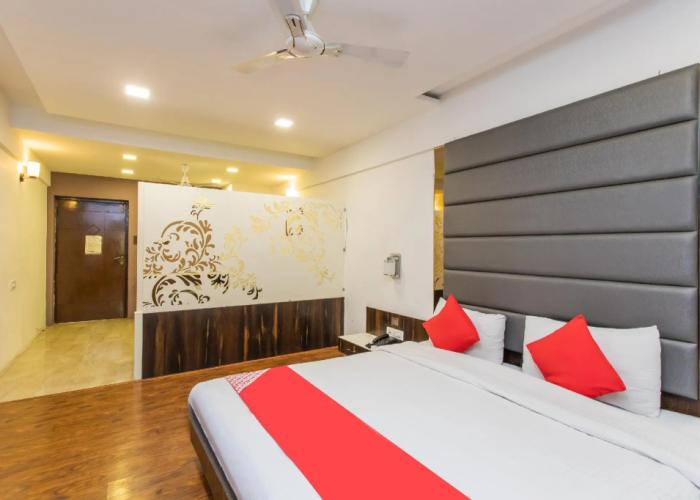 OYO 25042 Vikramaditya Hotel