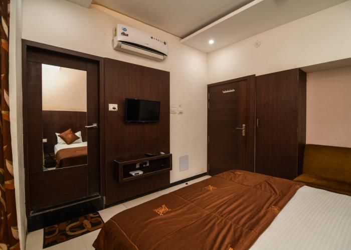 Shreeram Hotel