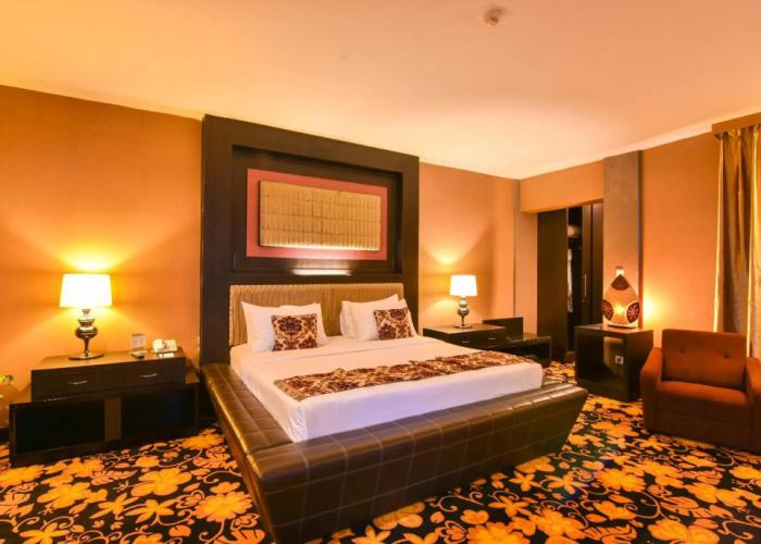 Grand Rocky Hotel