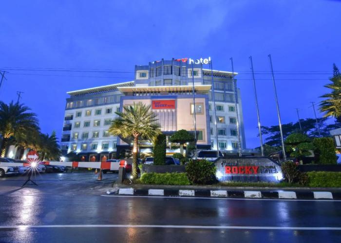 Grand Rocky Hotel