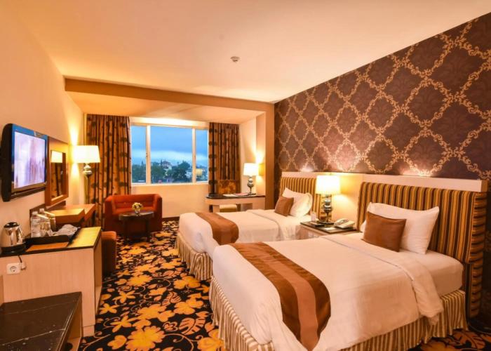 Grand Rocky Hotel