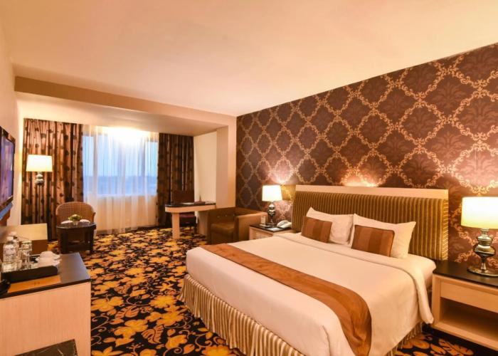 Grand Rocky Hotel