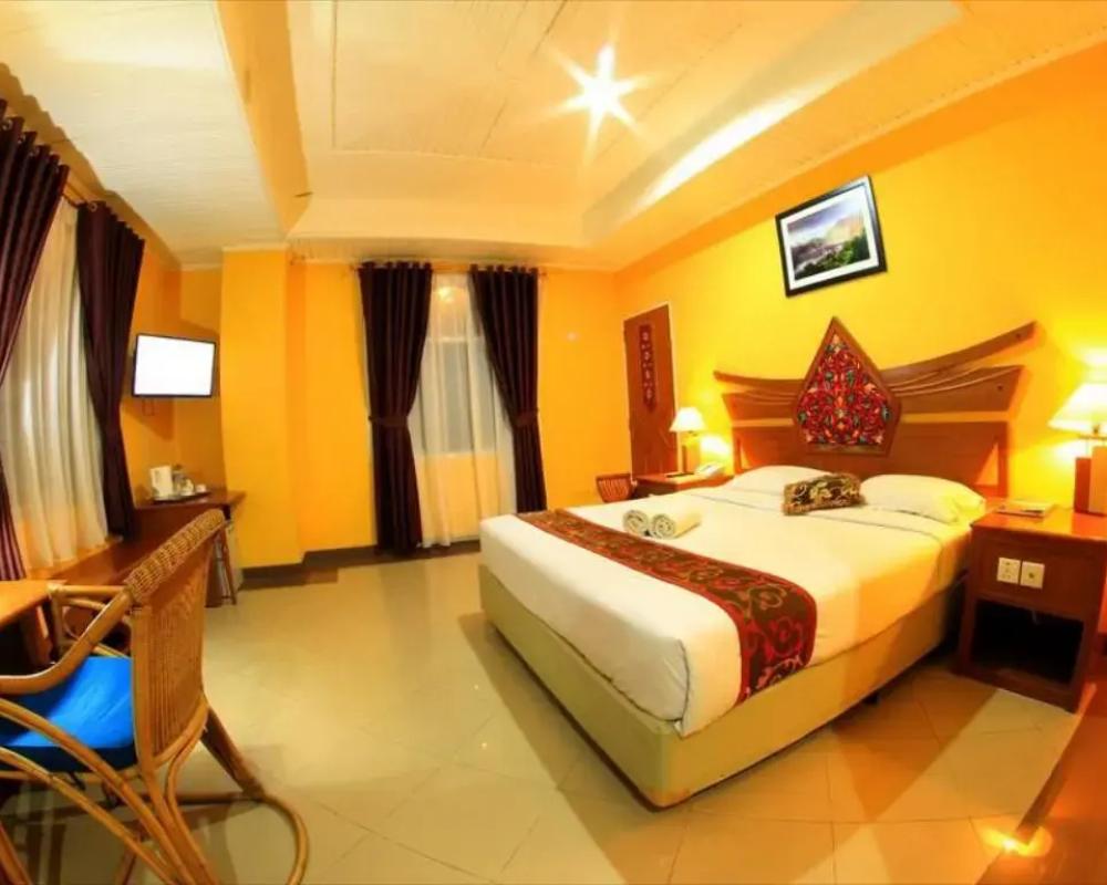 фото Kharisma Hotel