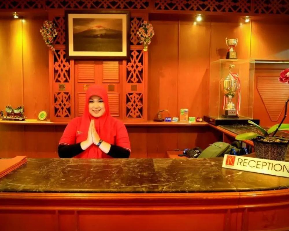 фото Kharisma Hotel