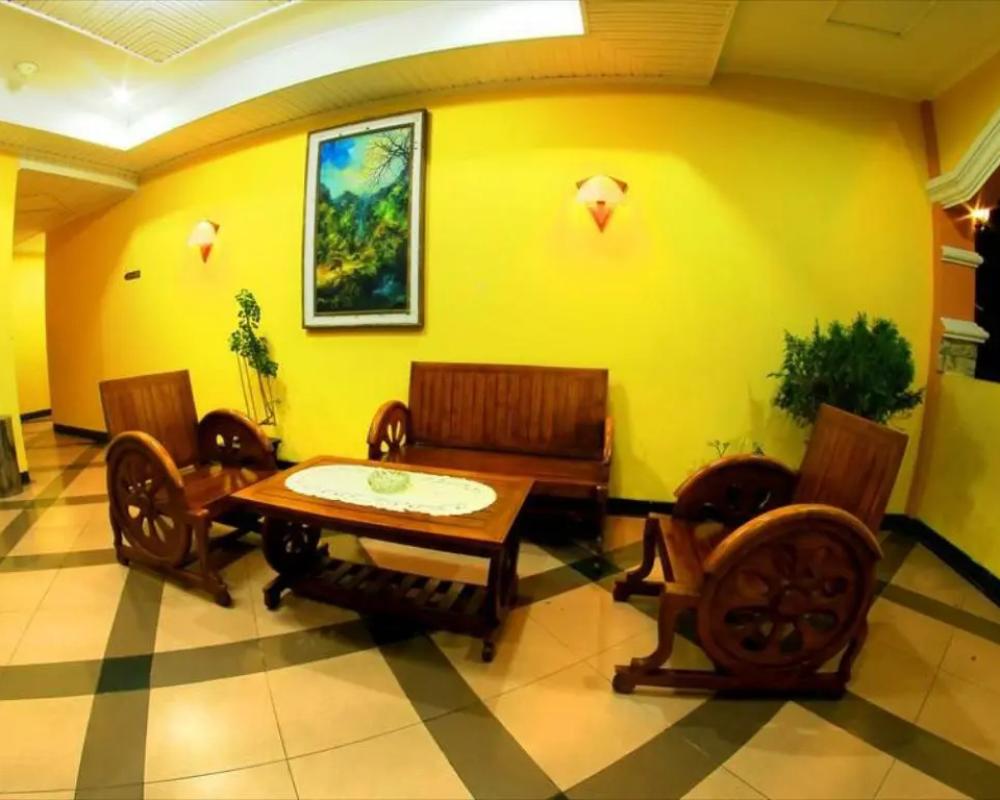 фото Kharisma Hotel