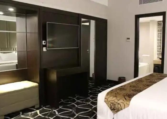 Grand Royal Denai Hotel
