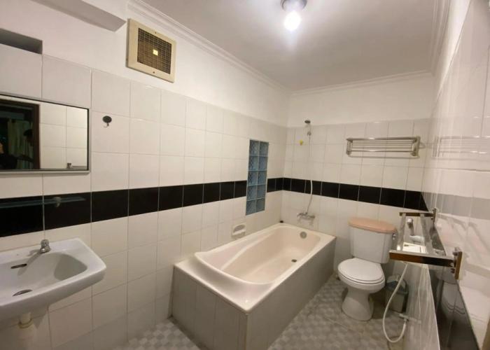 Hotel Lestari Near Lippo Plaza Mall Jember