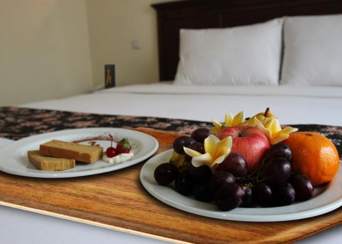 Yusro Hotel Restaurant & Convention