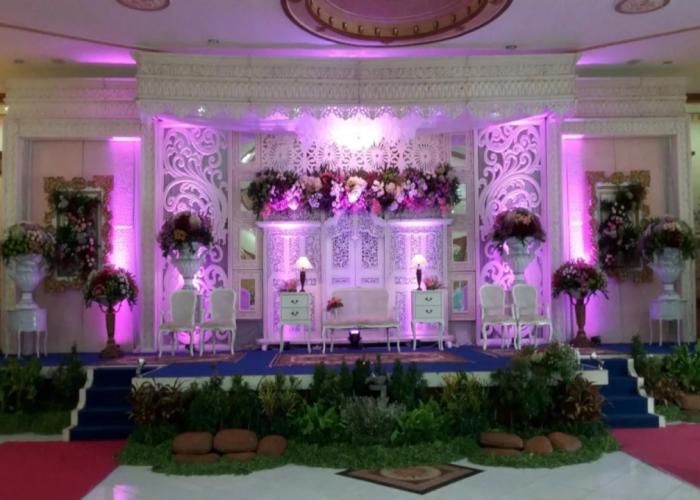Yusro Hotel Restaurant & Convention