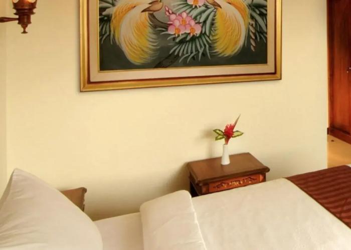 Yusro Hotel Restaurant & Convention
