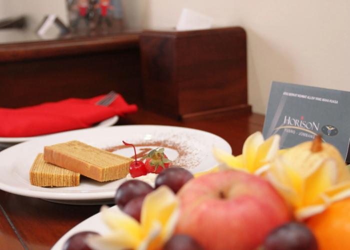 Yusro Hotel Restaurant & Convention