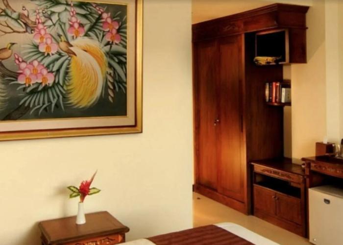 Yusro Hotel Restaurant & Convention
