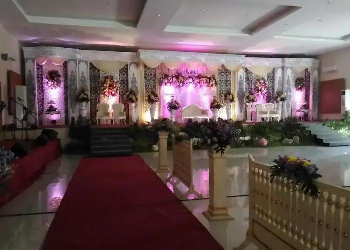 De Resort Hotel and Convention