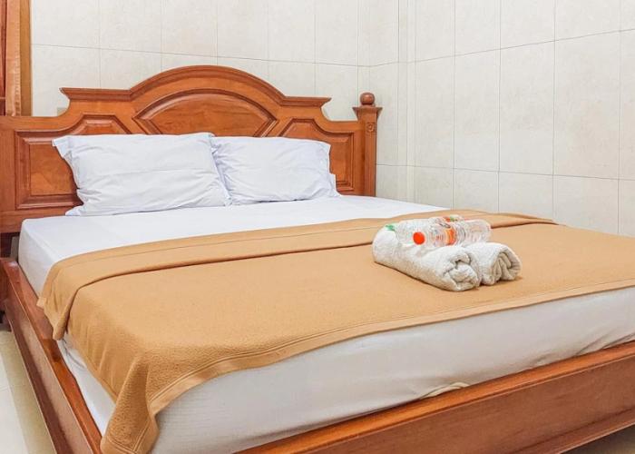 Hotel Shinta 2 near Alun Alun Kertosono