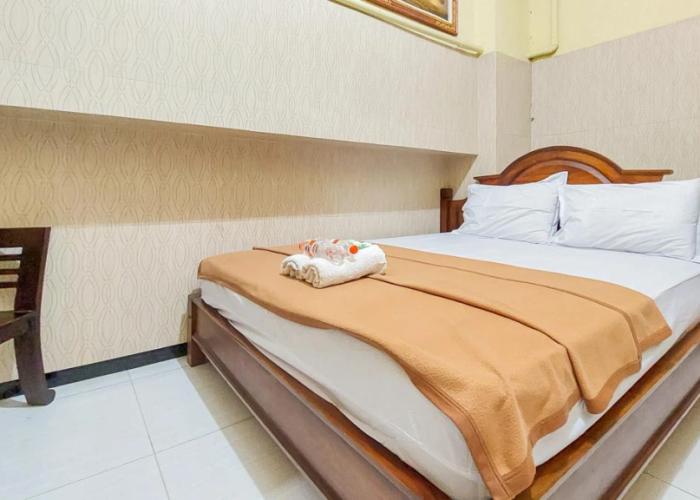 Hotel Shinta 2 near Alun Alun Kertosono