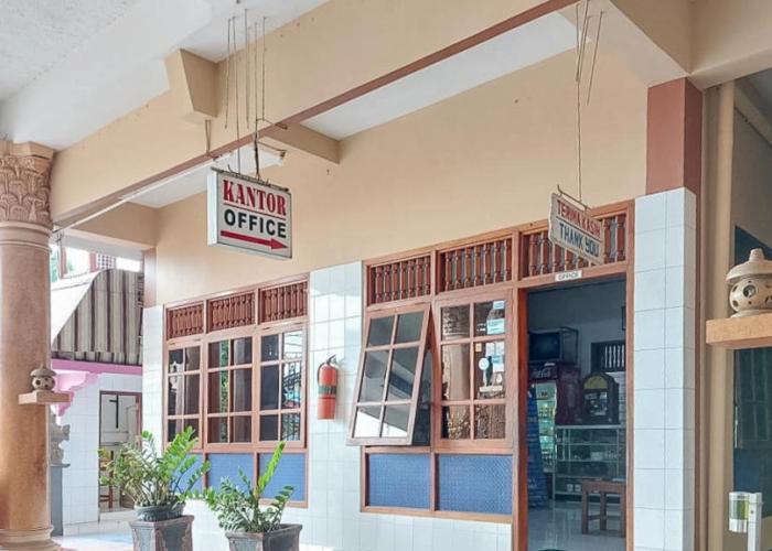 Hotel Shinta 1 near Stasiun Kertosono