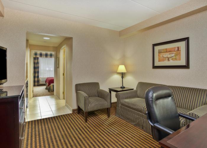 Newmarket Hotel & Suites