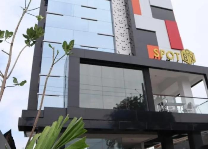 Front One Inn Kediri