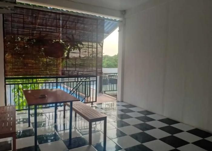 Coconut Hotel - Hostel