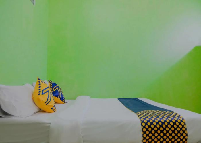 Super OYO 1759 Family Residence