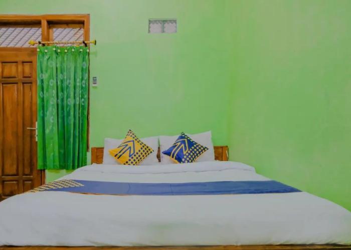 Super OYO 1759 Family Residence