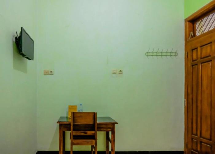 Super OYO 1759 Family Residence