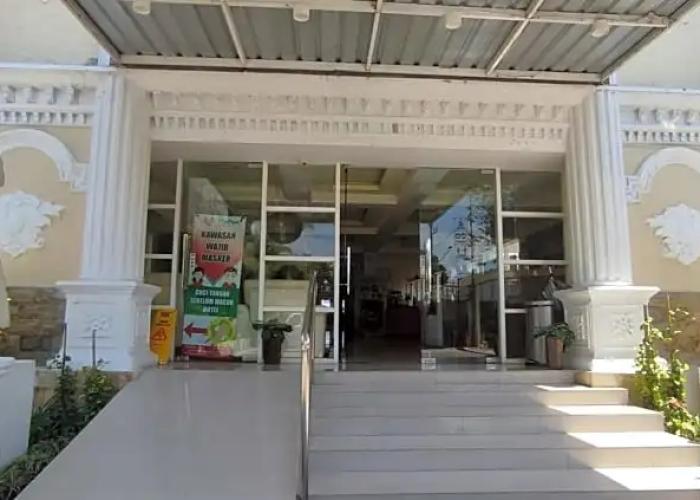 Votel Hotel DePratnya Kediri