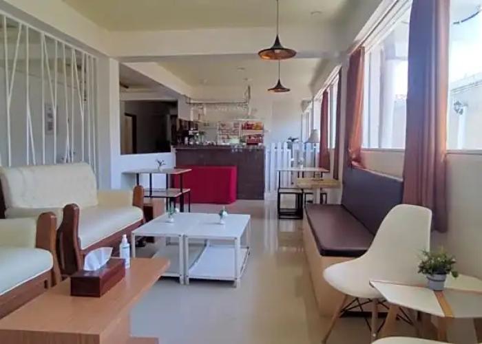 Votel Hotel DePratnya Kediri