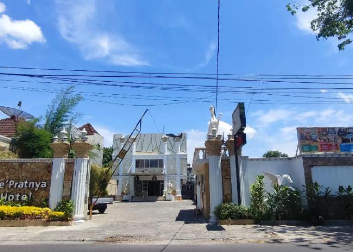 Votel Hotel DePratnya Kediri