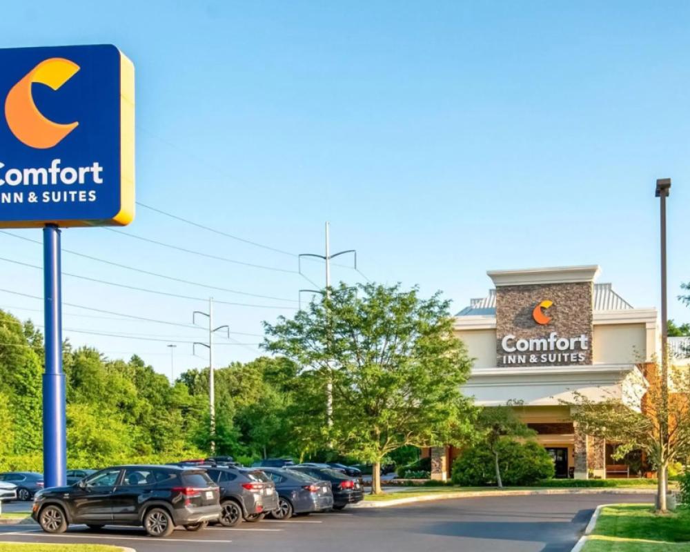 Comfort Inn & Suites Newark - Wilmington