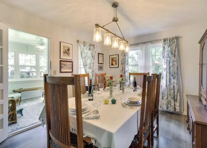 Mount Dora Tropical Escape: Steps to Lake Gertrude