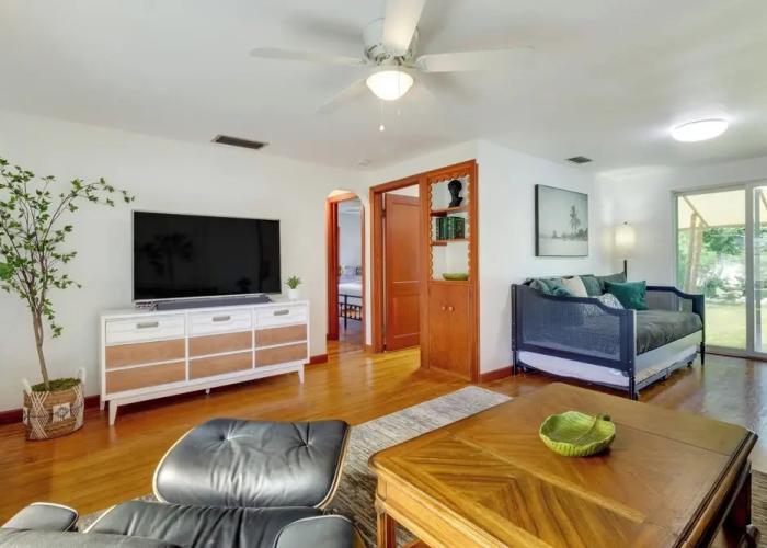 Mount Dora Home: Private Pool, Spa & Tropical Bar!