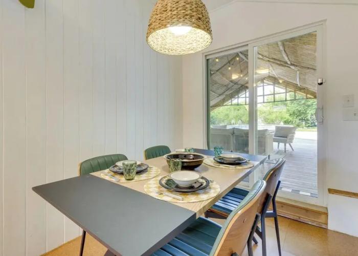 Mount Dora Home: Private Pool, Spa & Tropical Bar!