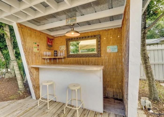 Mount Dora Home: Private Pool, Spa & Tropical Bar!