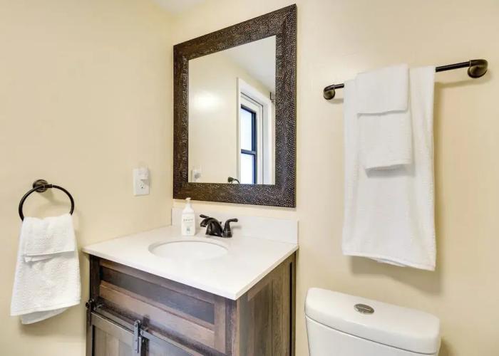 Mt Dora Couple's Retreat w/ Shared Pool!