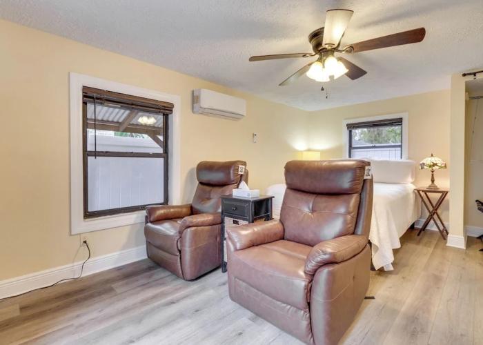 Mt Dora Couple's Retreat w/ Shared Pool!