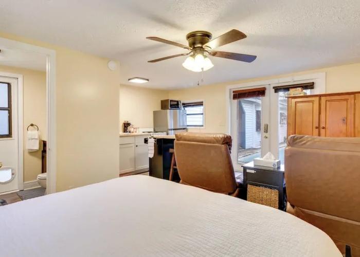 Mt Dora Couple's Retreat w/ Shared Pool!