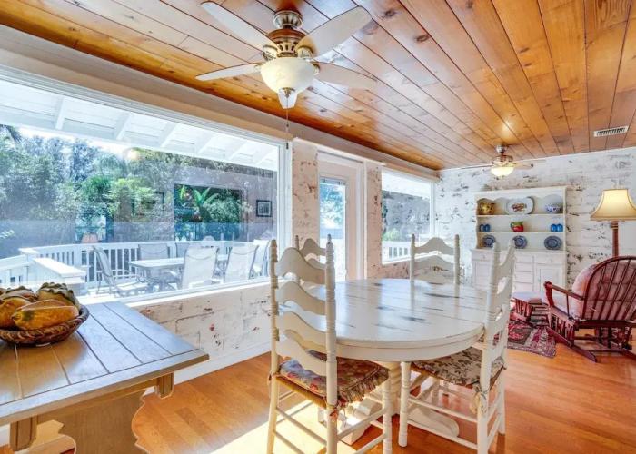 Vintage Mount Dora Cottage w/ Screened Porch!