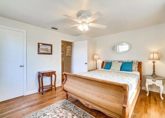 Vintage Mount Dora Cottage w/ Screened Porch!