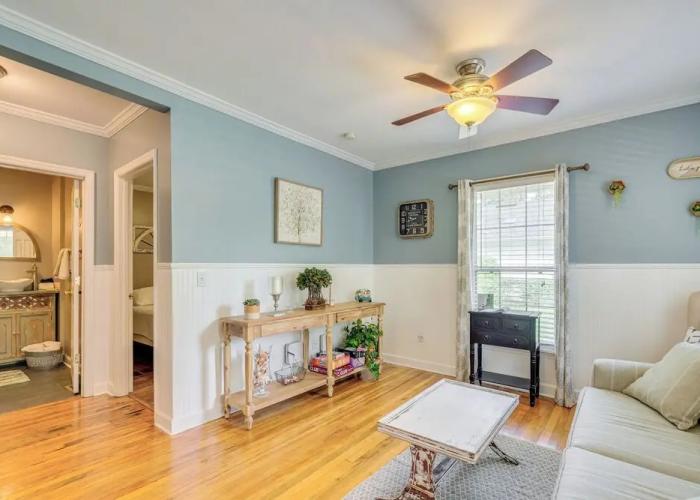 Charming Mt Dora Home w/ Shared Patio & Yard!