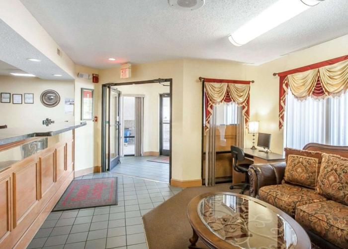 Econolodge Inn & Suites - Murfreesboro I-24 Exit 78B